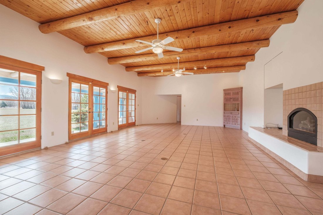 House in Taos, New Mexico, United States 3 - 18888593