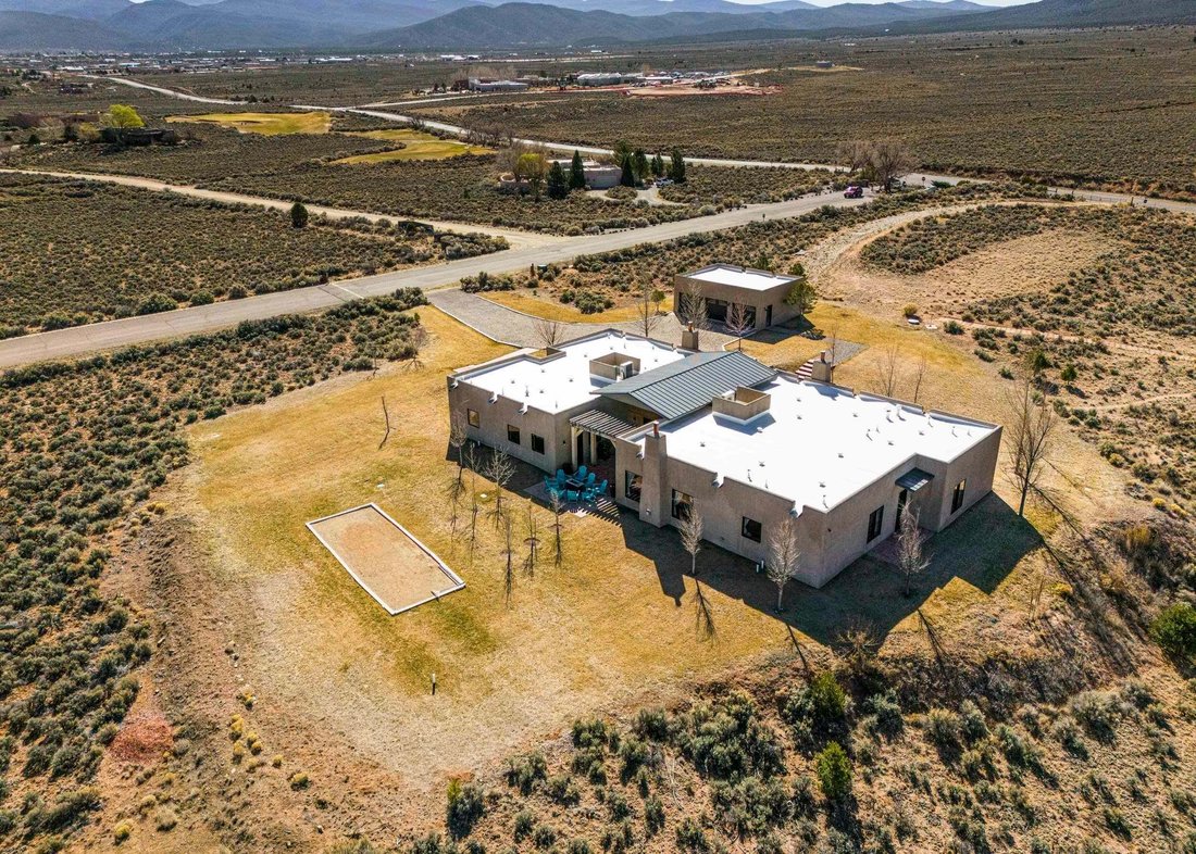 House in Ranchos de Taos, New Mexico, United States 3 - 18888146