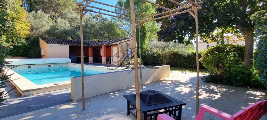 Villa en La Bastidonne, Provenza-Alpes-Costa Azul, Francia 4 - 18882959