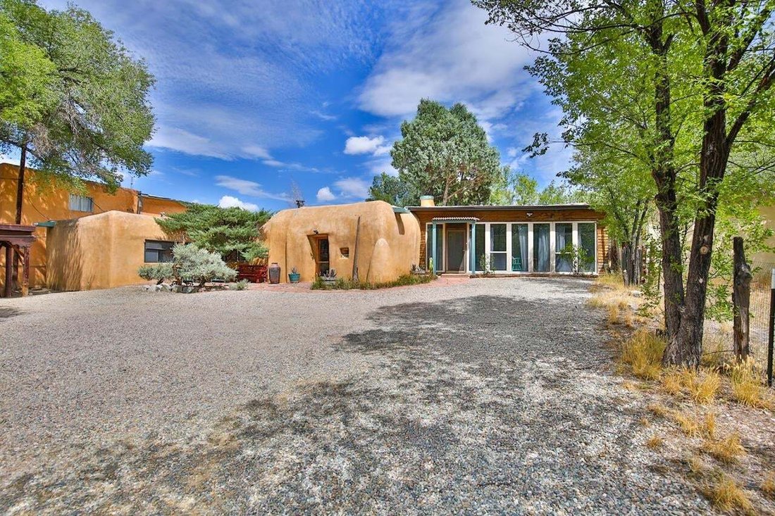 House in Taos, New Mexico, United States 1 - 18888313