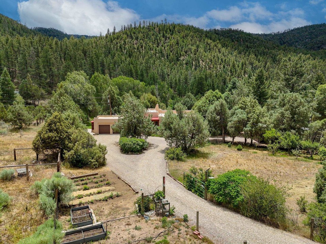 House in Taos, New Mexico, United States 5 - 18888598