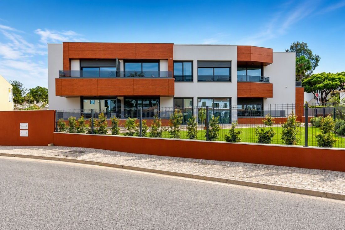 Apartment in Vilamoura, Quarteira, Algarve 1 - 18438070