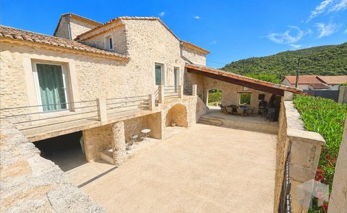 Haus in Viviers, Auvergne-Rhone-Alpen, Frankreich 1
