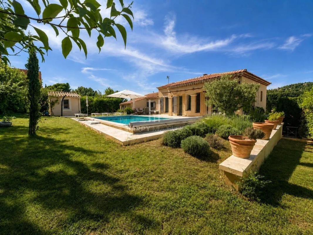 House in Maussane-les-Alpilles, Provence-Alpes-Côte d'Azur, France 1 - 18884045