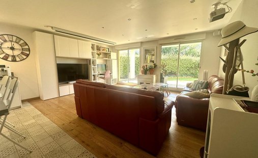 Apartment in Granettes-Jauberte-Sainte Anne, Aix-en-Provence, France 1