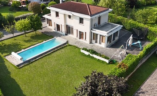 Casa a Prévessin-Moëns, Auvergne-Rodano-Alpi, Francia 1