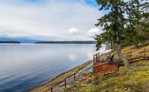 House in Saltspring Island, British Columbia, Canada 1