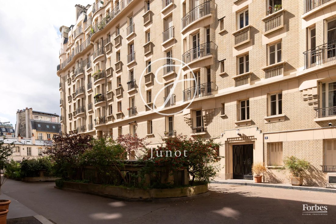 Apartment in Montmartre, Paris 18e Arrondissement, Paris 1 - 18885064