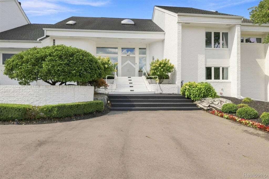 House in Pontiac, Michigan, United States 3 - 18854256