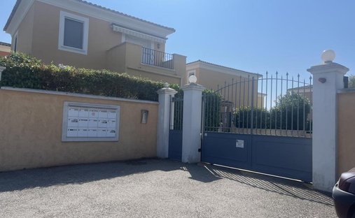 Country House in Les Cougoulins-Rastines, Antibes, France 1