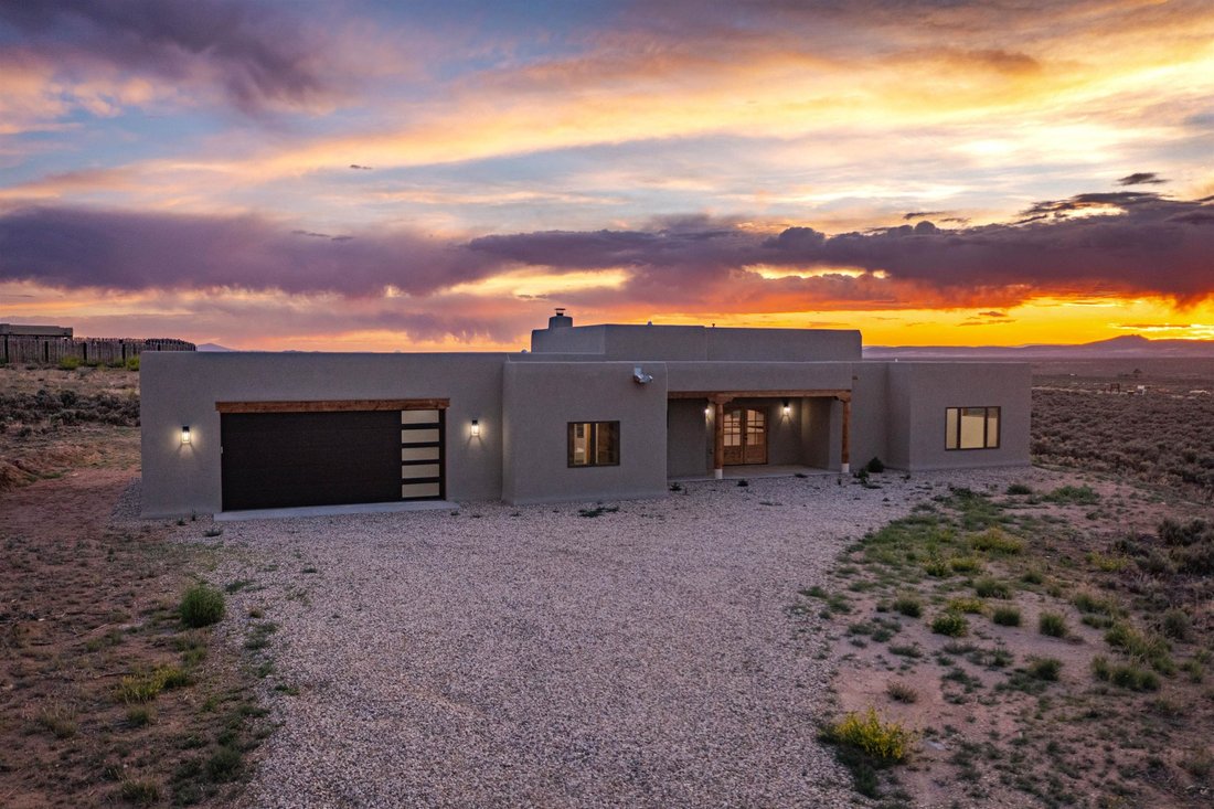 House in Ranchos de Taos, New Mexico, United States 1 - 18888439