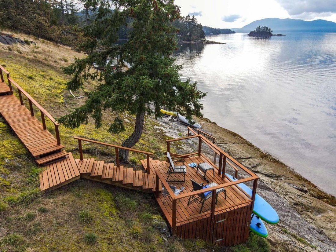 House in Saltspring Island, British Columbia, Canada 4 - 18892790