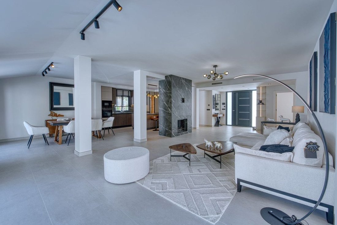 Villa à Puerto Banús, Marbella, Espagne 3 - 18889623