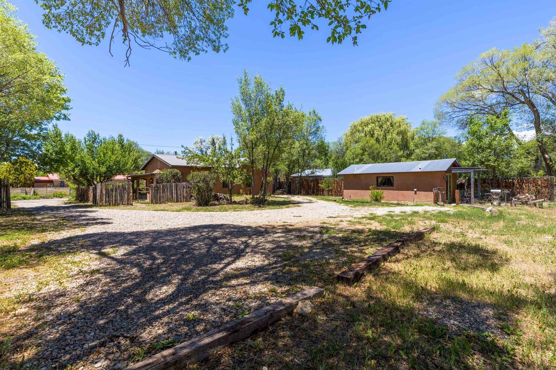 House in Taos, New Mexico, United States 2 - 18888385