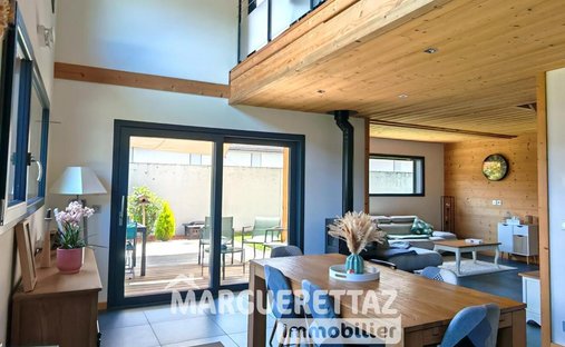 Chalet in Marnaz, Auvergne-Rhone-Alpen, Frankreich 1
