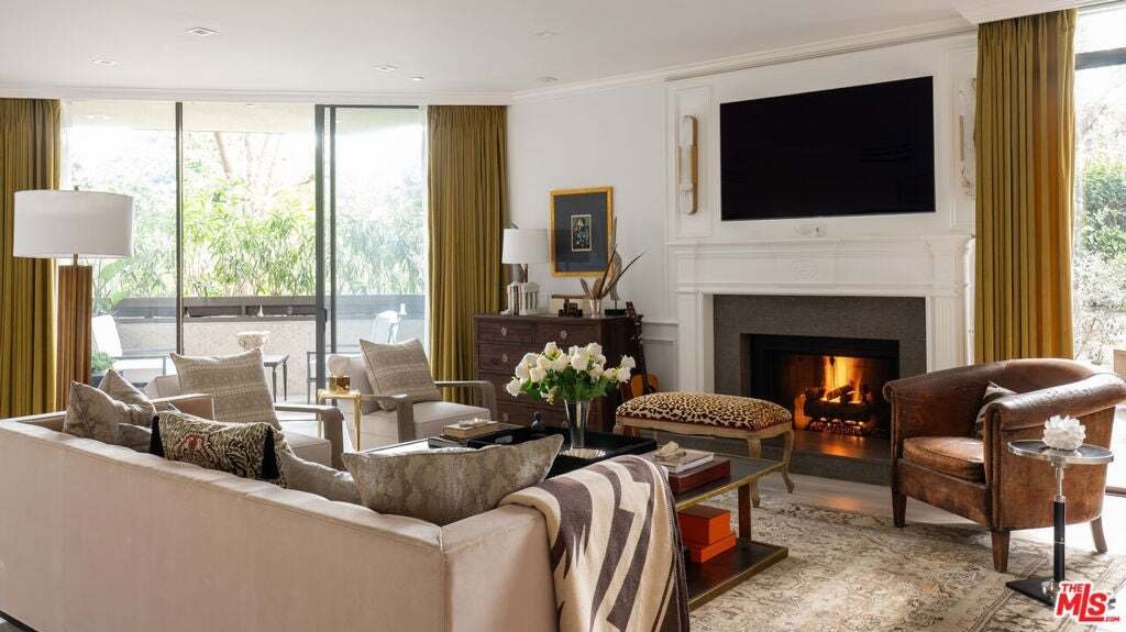 Condominio a Beverly Hills, California, Stati Uniti 1 - 18889474