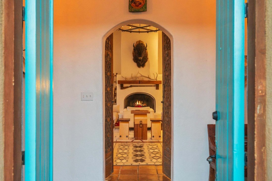 House in Taos, New Mexico, United States 5 - 18888451