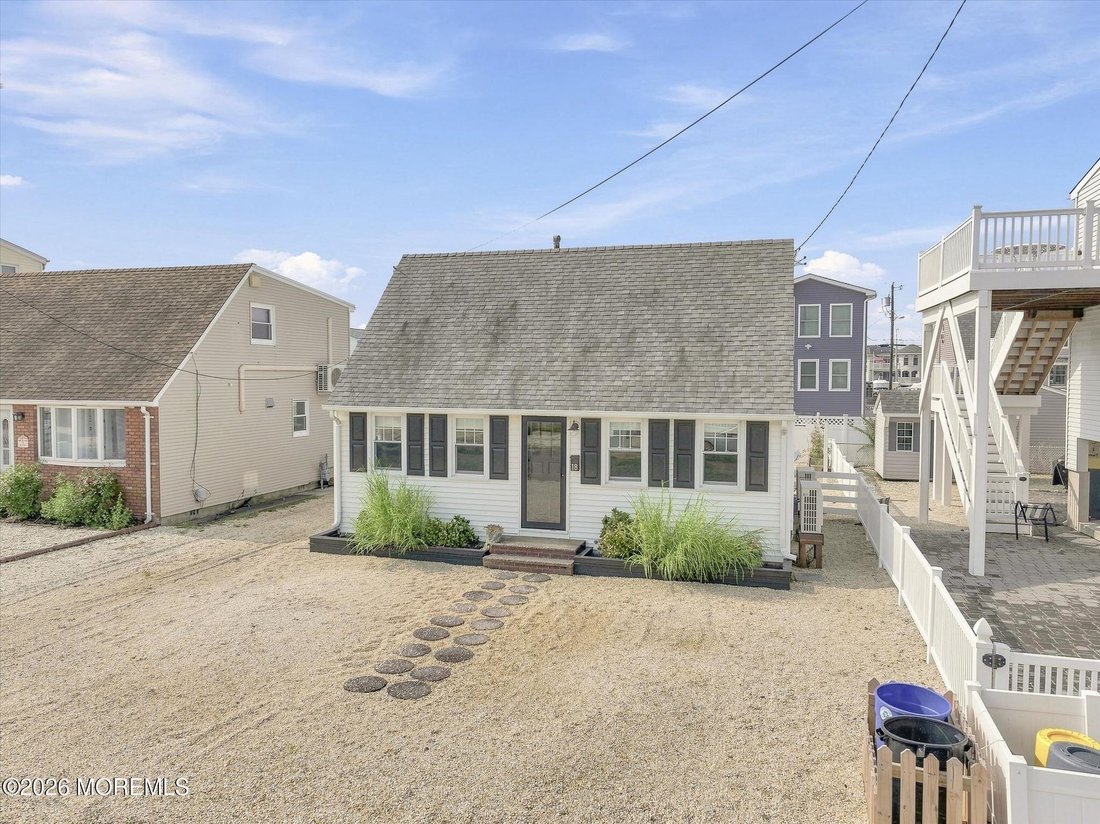 House in Ship Bottom, New Jersey, United States 1 - 18889358