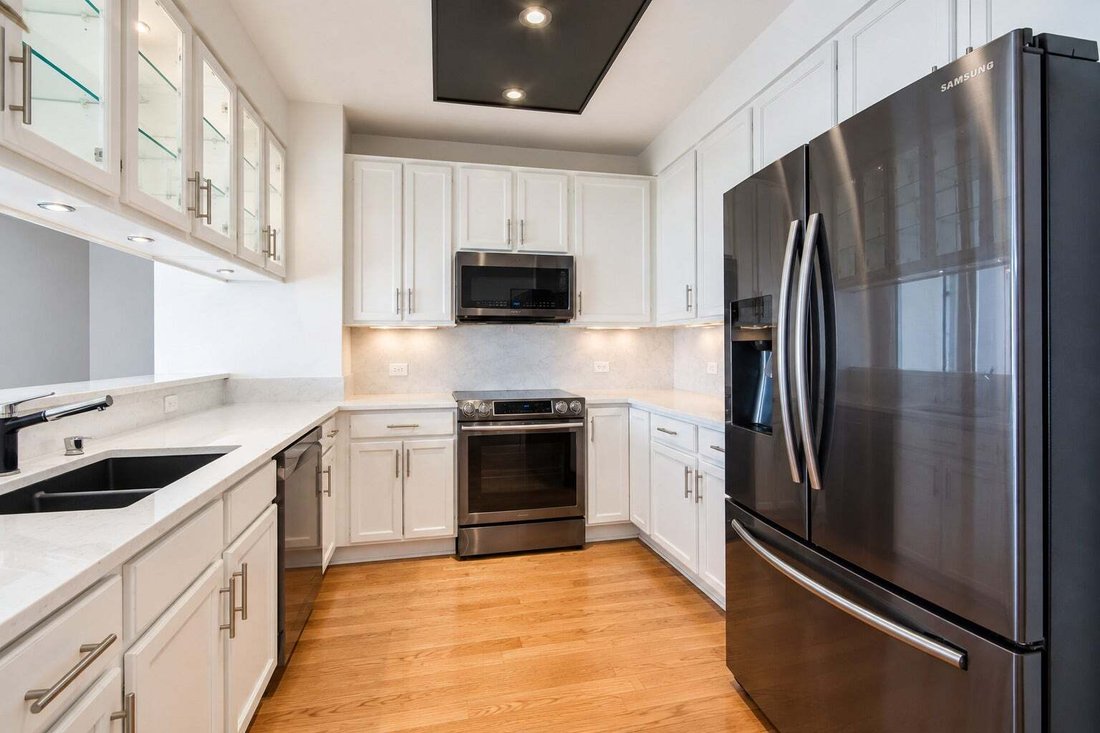Condo in Chicago, Illinois, United States 3 - 18889632