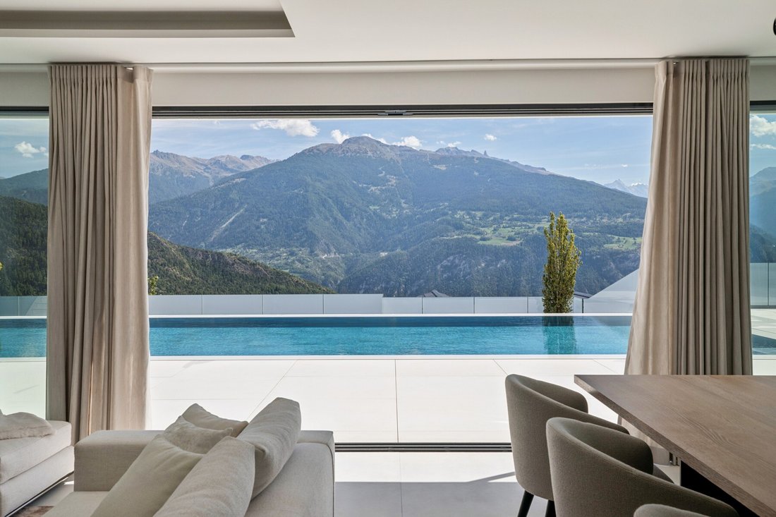 Ayent, Valais/Wallis, Switzerland 1 - 18878524