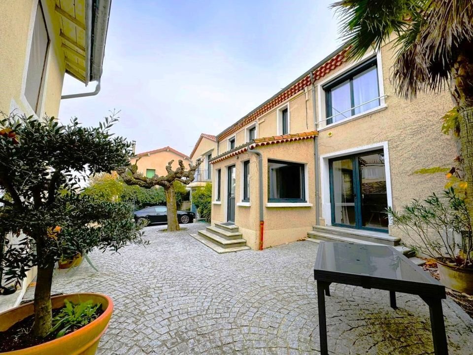House in Beaumont-les-Valence, Auvergne-Rhône-Alpes, France 1 - 18880783