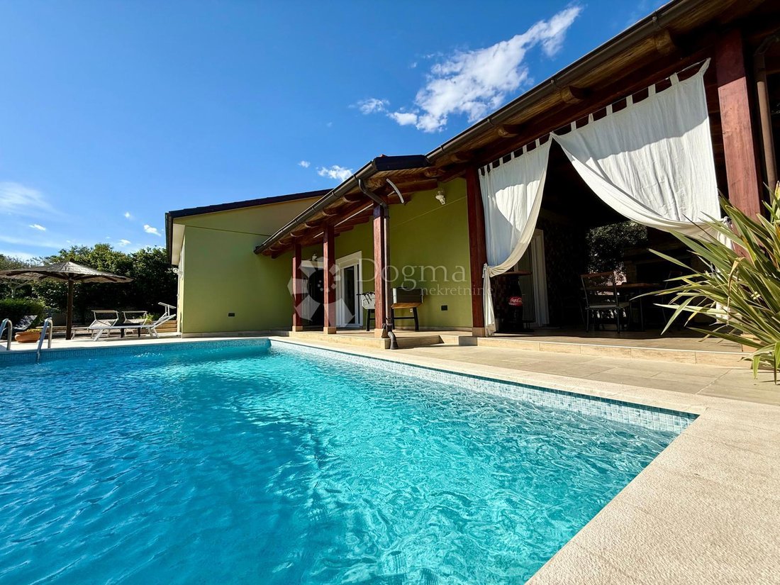 Casa en Grad Pula, Istria, Croacia 1 - 18890804