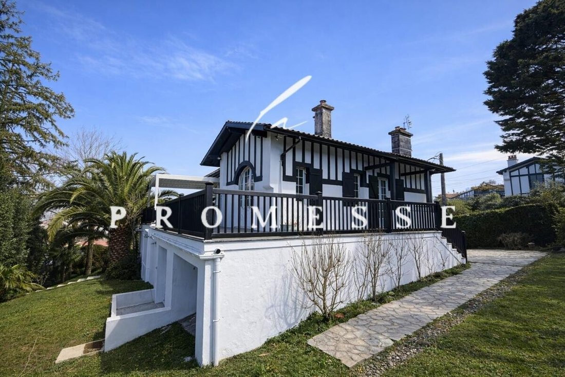 Villa a Guéthary, Nuova Aquitania, Francia 1 - 18887033