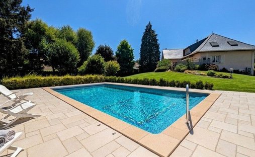 Casa a Les Abrets en Dauphiné, Auvergne-Rodano-Alpi, Francia 1