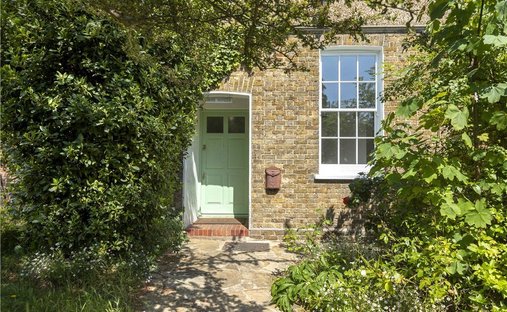 House in New Malden, Royal Borough of Kingston upon Thames, England 1