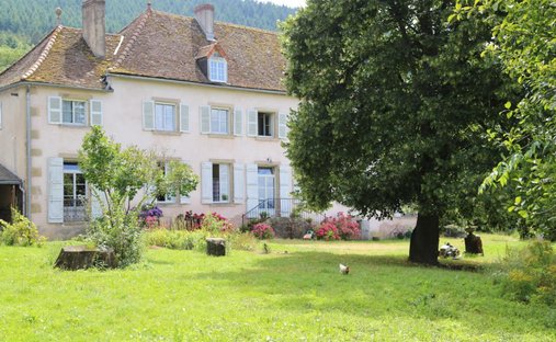 Maison à Centre Ville, Autun, France 1
