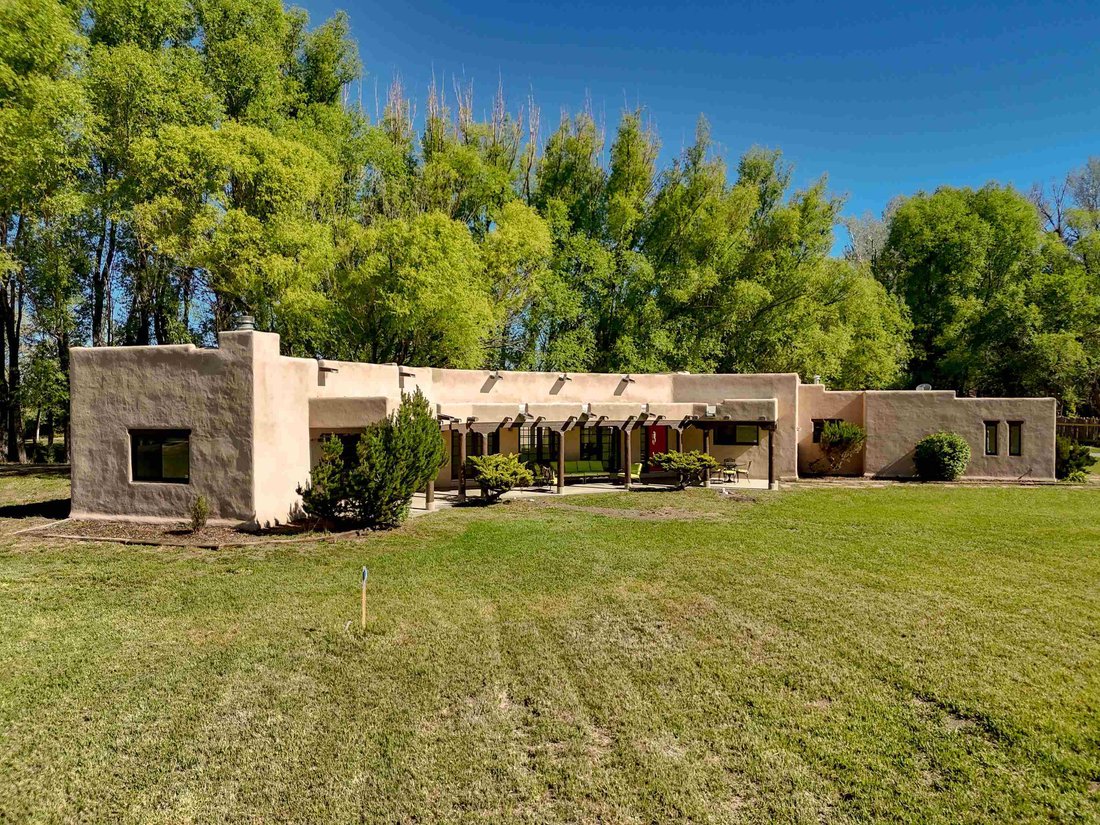 House in Taos, New Mexico, United States 2 - 18888593