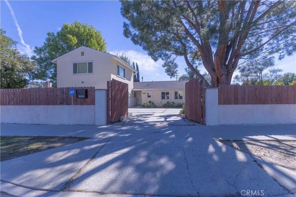 House in Los Angeles, California, United States 1 - 18879282