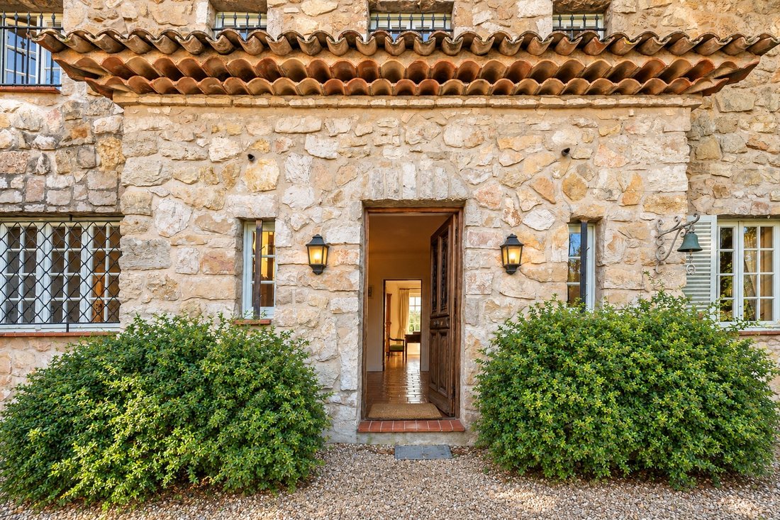Maison à Châteauneuf-Grasse, Provence-Alpes-Côte d'Azur, France 5 - 17402045