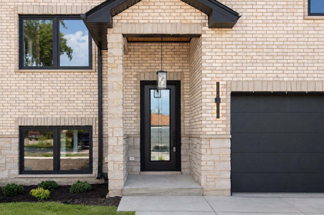 House in Des Plaines, Illinois, United States 2 - 18889816