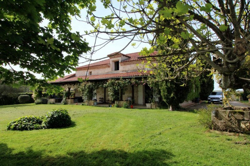 House in École Paul Bert-Lycée Bernard Palissy, Agen, France 5 - 18881718