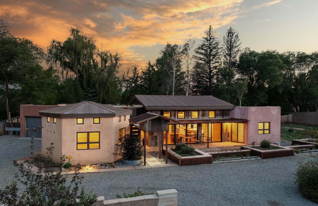 House in Taos, New Mexico, United States 1 - 18888182