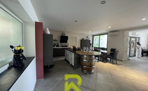 House in Colombiers, Occitania, France 1
