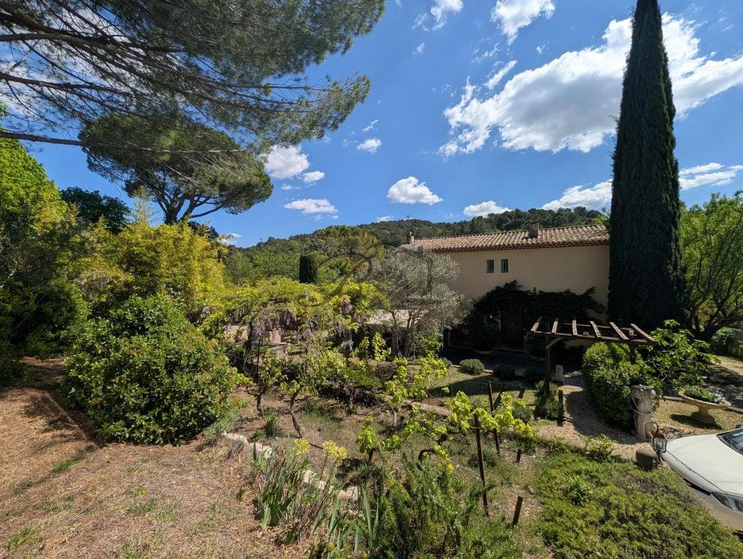 Villa en La Bastide-des-Jourdans, Provenza-Alpes-Costa Azul, Francia 1 - 18882596
