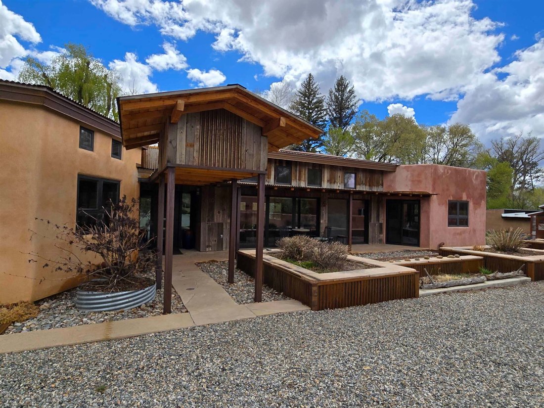 House in Taos, New Mexico, United States 3 - 18888182
