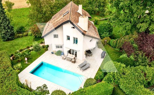 Villa in Grens, Waadt, Schweiz 1
