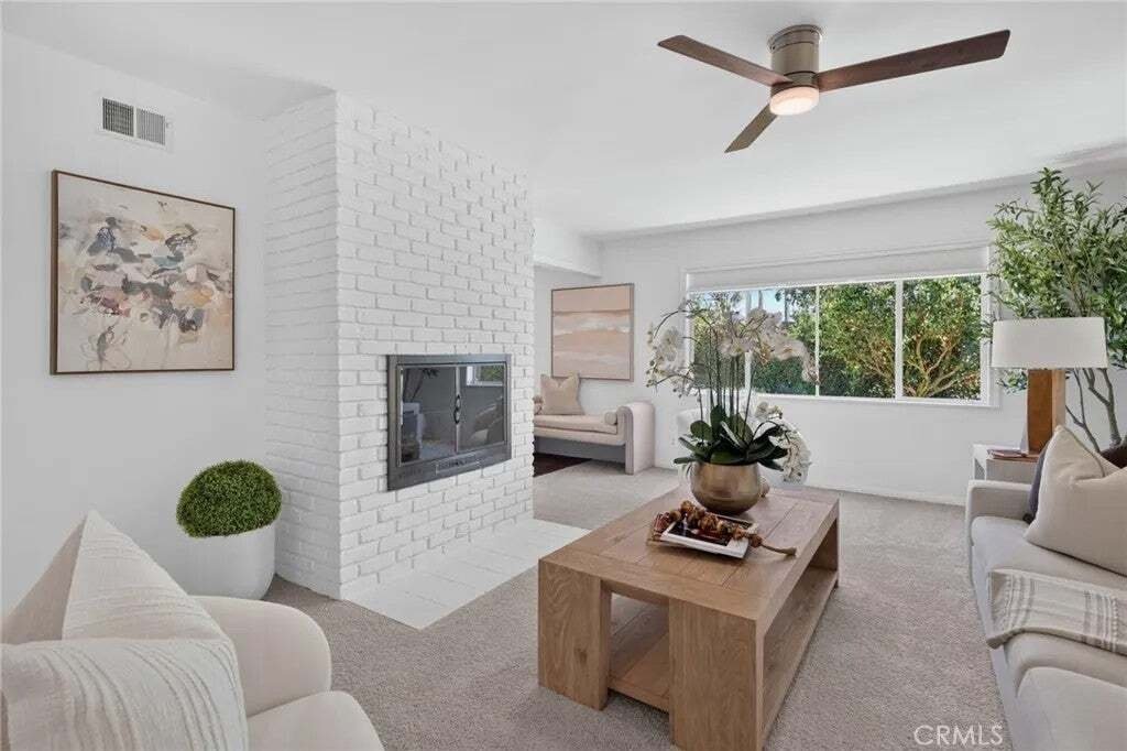 Casa a Costa Mesa, California, Stati Uniti 2 - 18879320