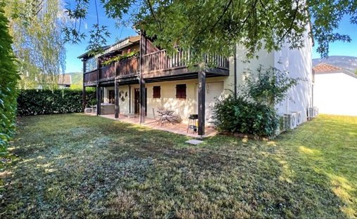 Appartamento a Divonne-les-Bains, Auvergne-Rodano-Alpi, Francia 1