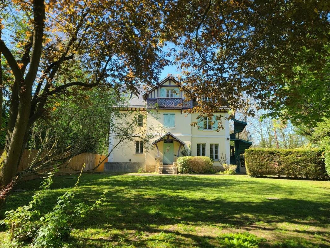 Casa en Centre Ville, Rueil-Malmaison, Francia 1 - 18884387