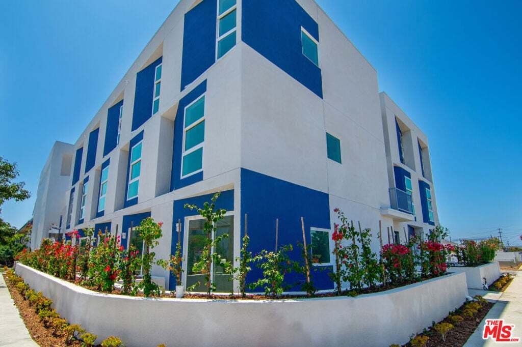 Gardena, California, United States 2 - 18889467
