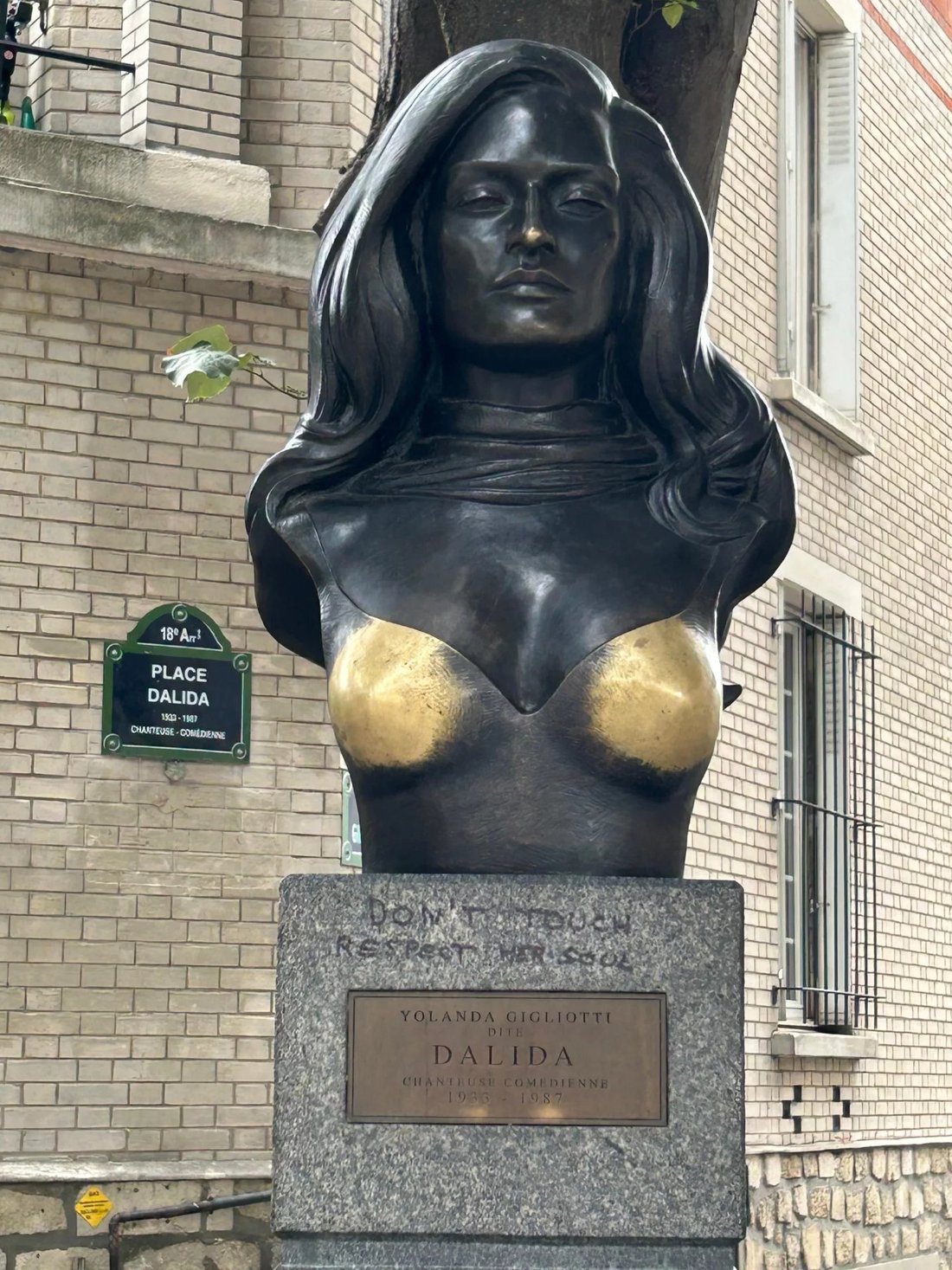 Apartment in Montmartre, Paris 18e Arrondissement, Paris 5 - 18880228