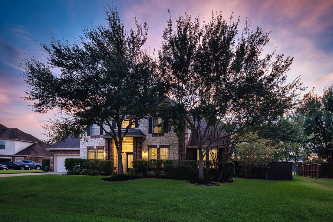 House in Friendswood, Texas, United States 3 - 18405015