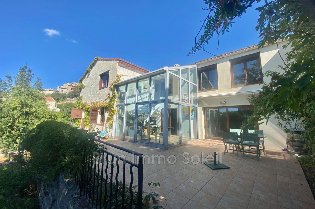 Villa in Coursegoules, Provence-Alpes-Côte d'Azur, Frankreich 1 - 18869472
