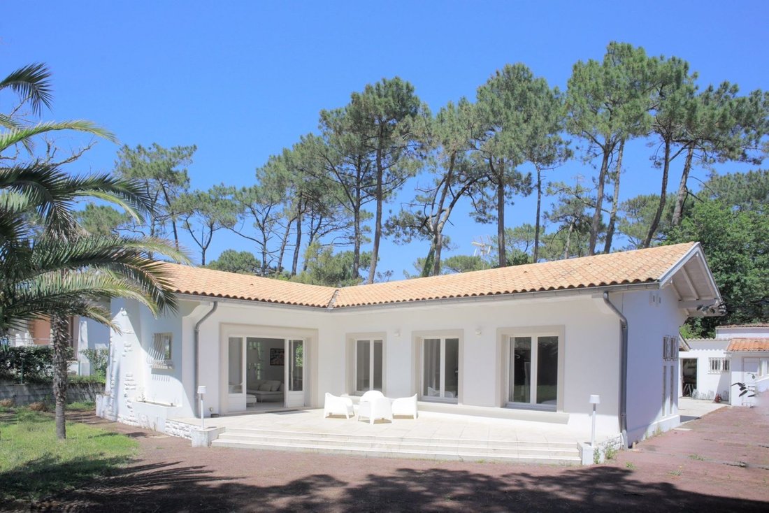 Villa in Seignosse, Nouvelle-Aquitaine, France 1 - 17873036
