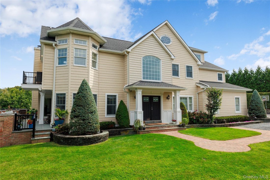 House in West Sayville, New York, United States 1 - 18888904