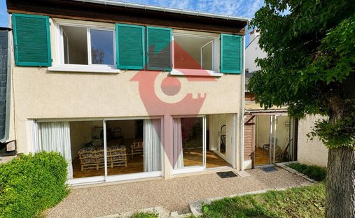 House in Orgeval, Ile-de-France, France 1